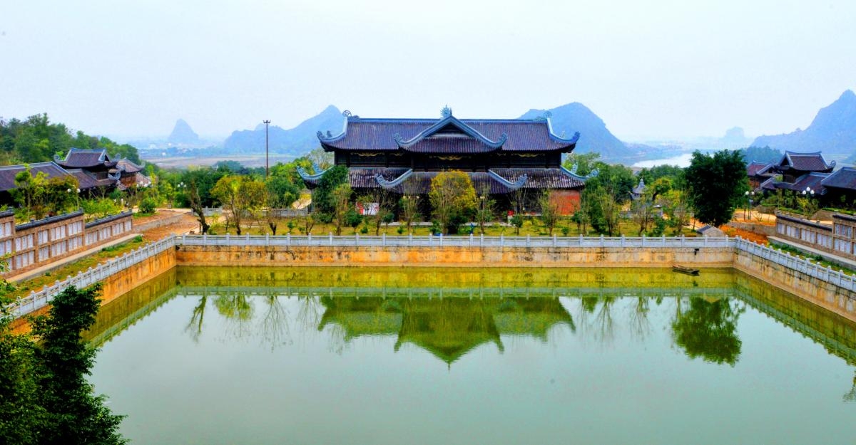 Bai Dinh Pagoda Tour - Dia Tang Phi Lai Tu – Cay Thi Pagoda 1 day