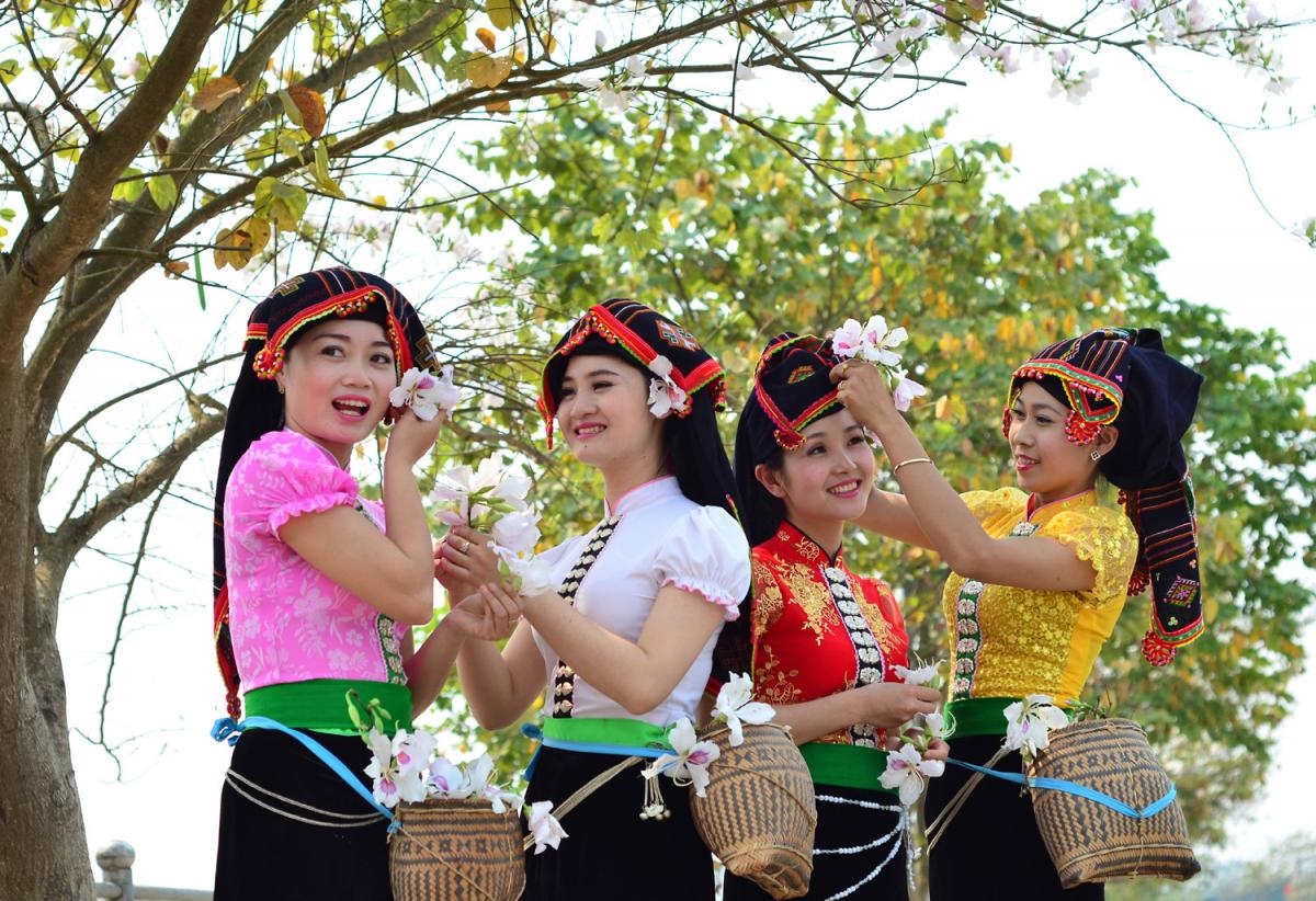 Moc Chau - Son La - Dien Bien 3N2D from Hanoi