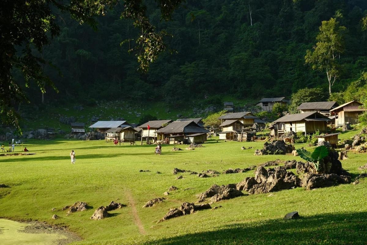 Highlights of the Mai Chau – Moc Chau 3 days 2 nights tour